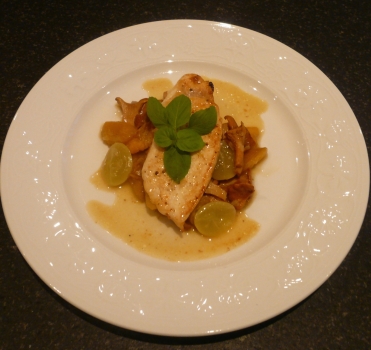 Blanc de poulet aux chanterelles mirabelles et raisin